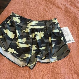 NWT Lululemon Hotty Hot Lined Athletic Short